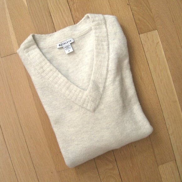Athleta Westwood V Neck Sweater Size M Cream Merino Wool Blend Ribbed Trim - Picture 4 of 10